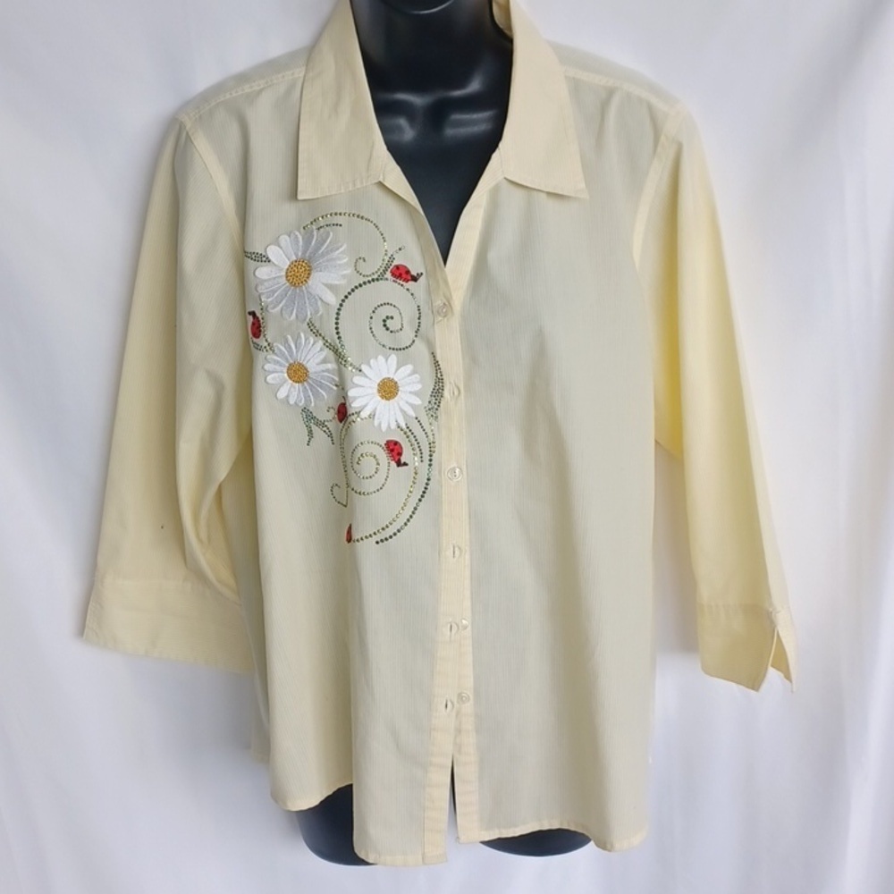 Tia Designs Yellow Gingham‎ Lady Bug Daisy Floral Embroiderd Cottagecore, M